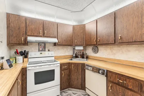 114 Lake Pine Circle Greenacres FL 33463