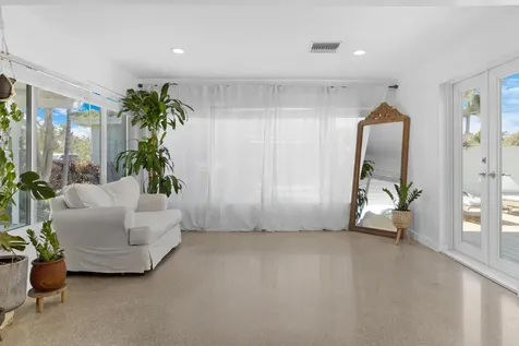 909 Se 16th Place Deerfield Beach FL 33441