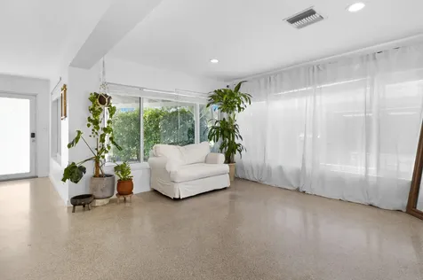 909 Se 16th Place Deerfield Beach FL 33441
