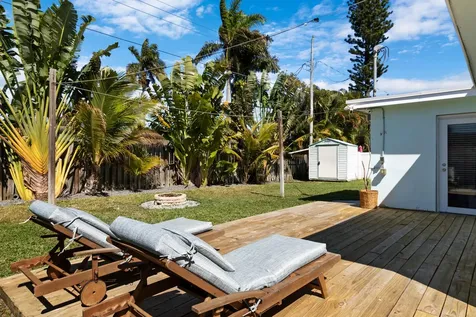 909 Se 16th Place Deerfield Beach FL 33441