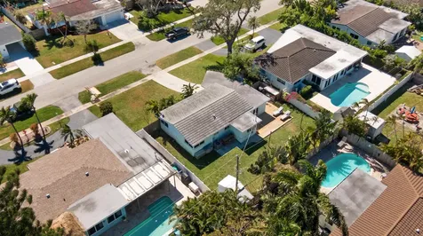 909 Se 16th Place Deerfield Beach FL 33441