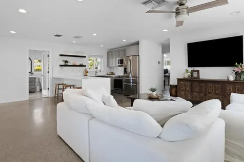 909 Se 16th Place Deerfield Beach FL 33441