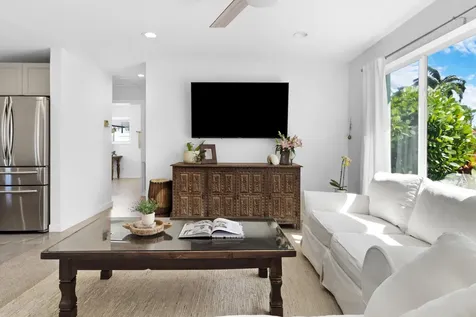 909 Se 16th Place Deerfield Beach FL 33441