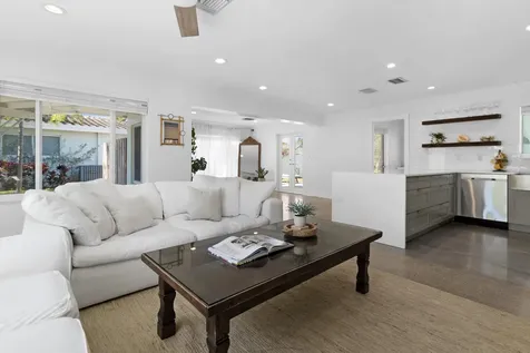 909 Se 16th Place Deerfield Beach FL 33441