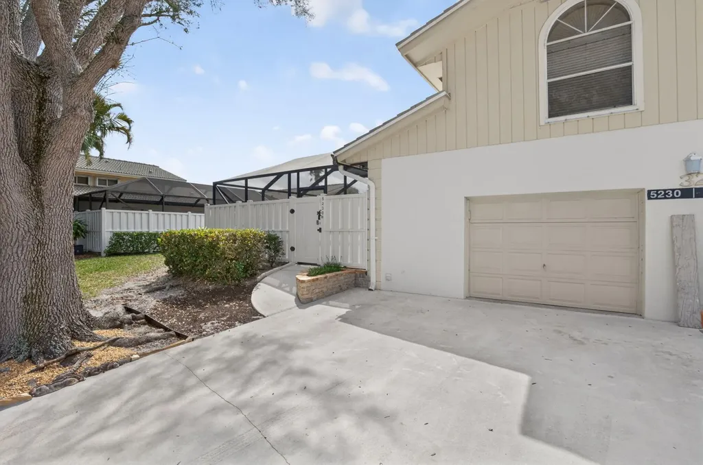 5230 Woodruff Lane Palm Beach Gardens FL 33418