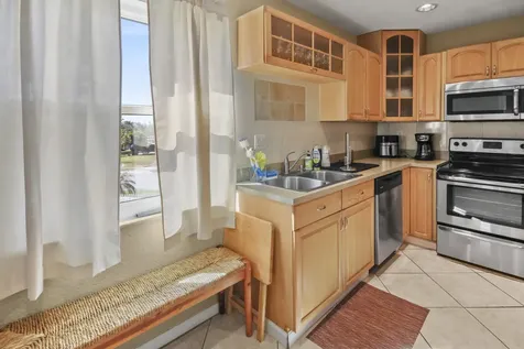 2936 Lake Shore Drive Riviera Beach FL 33404