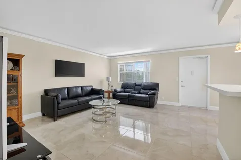 205 Flanders E Delray Beach FL 33484