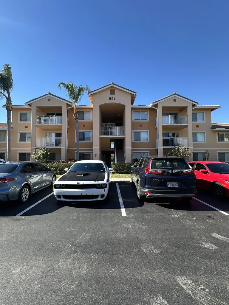 221 SW Palm Drive Saint Lucie West FL 34986