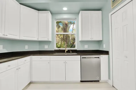 3265 Lakeshore Drive Hutchinson Island FL 34949