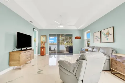 3265 Lakeshore Drive Hutchinson Island FL 34949