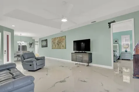 3265 Lakeshore Drive Hutchinson Island FL 34949