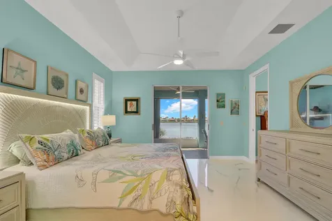 3265 Lakeshore Drive Hutchinson Island FL 34949