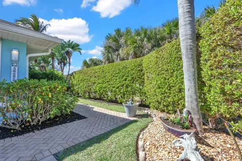 3265 Lakeshore Drive Hutchinson Island FL 34949
