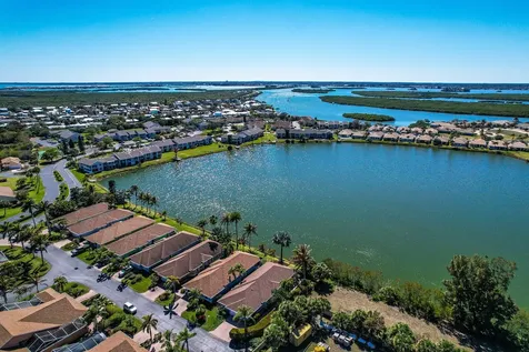 3265 Lakeshore Drive Hutchinson Island FL 34949