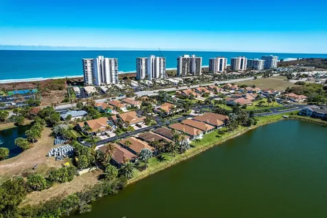 3265 Lakeshore Drive Hutchinson Island FL 34949