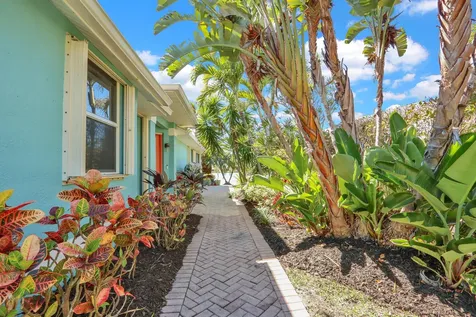 3265 Lakeshore Drive Hutchinson Island FL 34949