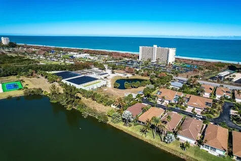 3265 Lakeshore Drive Hutchinson Island FL 34949