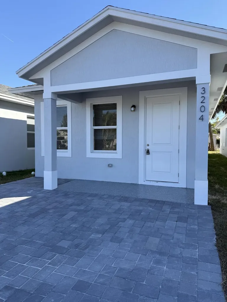 3204 Hiawatha Avenue Palm Beach FL 33480