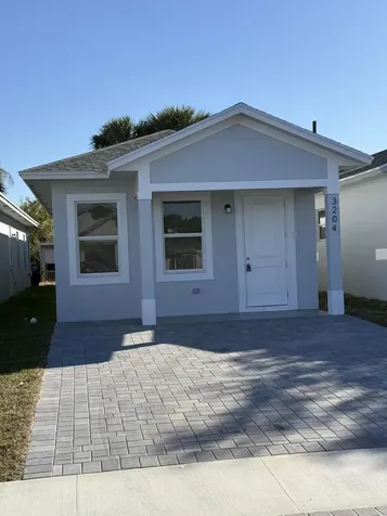3204 Hiawatha Avenue Palm Beach FL 33480