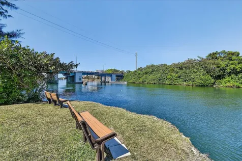 1036 Us Highway One North Palm Beach FL 33408