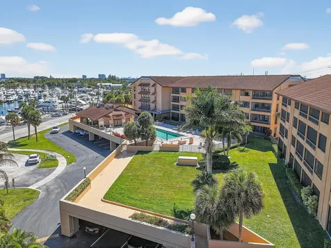 1036 Us Highway One North Palm Beach FL 33408