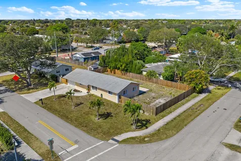815 W Laird Drive Jupiter FL 33458