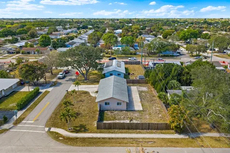815 W Laird Drive Jupiter FL 33458