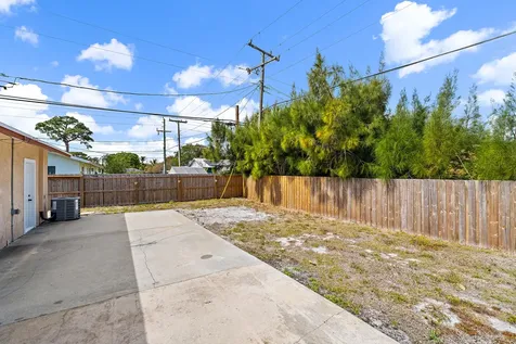 815 W Laird Drive Jupiter FL 33458