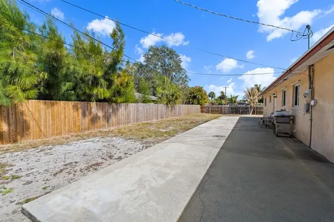 815 W Laird Drive Jupiter FL 33458