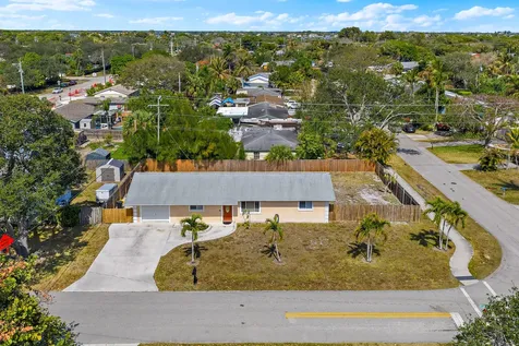 815 W Laird Drive Jupiter FL 33458