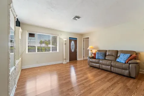 815 W Laird Drive Jupiter FL 33458