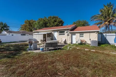 3914 Serubi Avenue Palm Springs FL 33461