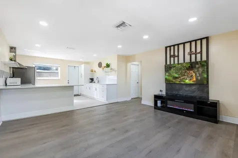 3914 Serubi Avenue Palm Springs FL 33461