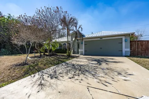 1966 Sw Guernsey Street Port Saint Lucie FL 34987