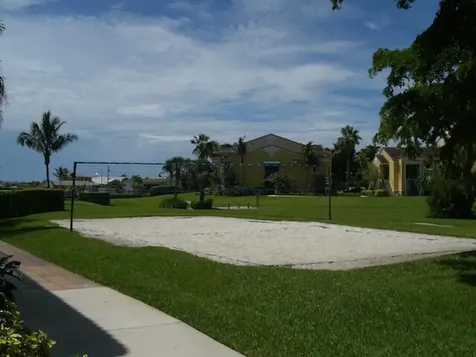 160 Yacht Club Way Hypoluxo FL 33462