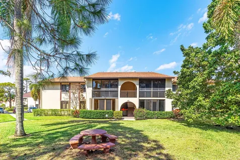 314 Knotty Pine Circle Greenacres FL 33463
