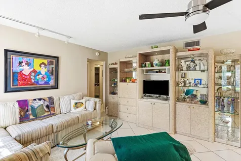 314 Knotty Pine Circle Greenacres FL 33463