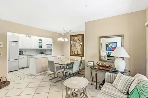 314 Knotty Pine Circle Greenacres FL 33463