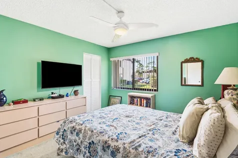 314 Knotty Pine Circle Greenacres FL 33463