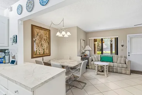 314 Knotty Pine Circle Greenacres FL 33463