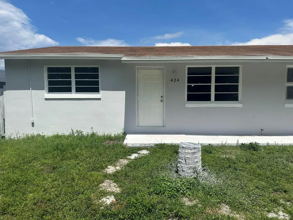 422 Caroline Avenue Royal Palm Estates FL 33413