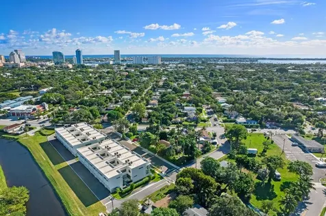 1933 Dock Street West Palm Beach FL 33405