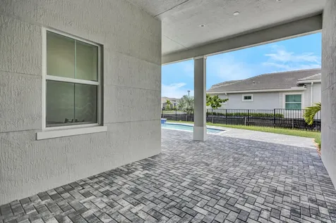 10005 Driftwood Way Palm Beach Gardens FL 33412