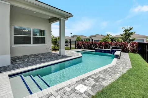 10005 Driftwood Way Palm Beach Gardens FL 33412