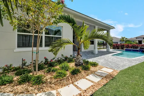 10005 Driftwood Way Palm Beach Gardens FL 33412