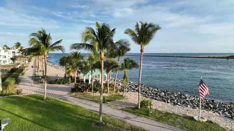 184 Lake Drive Palm Beach Shores FL 33404