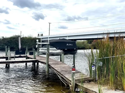 461 Se Pine Road Port Saint Lucie FL 34984
