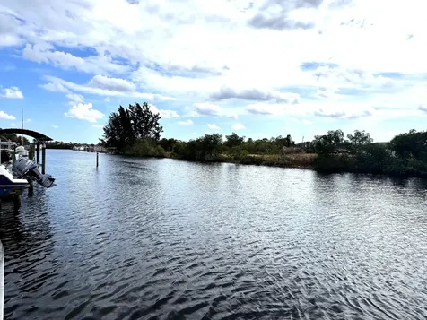461 Se Pine Road Port Saint Lucie FL 34984