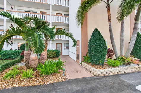 2035 Cornwall B Boca Raton FL 33434