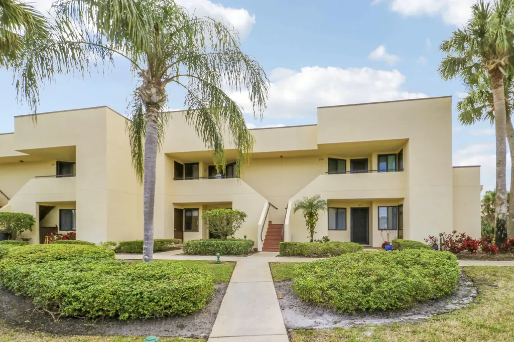 6980 Se Constitution Boulevard Hobe Sound FL 33455
